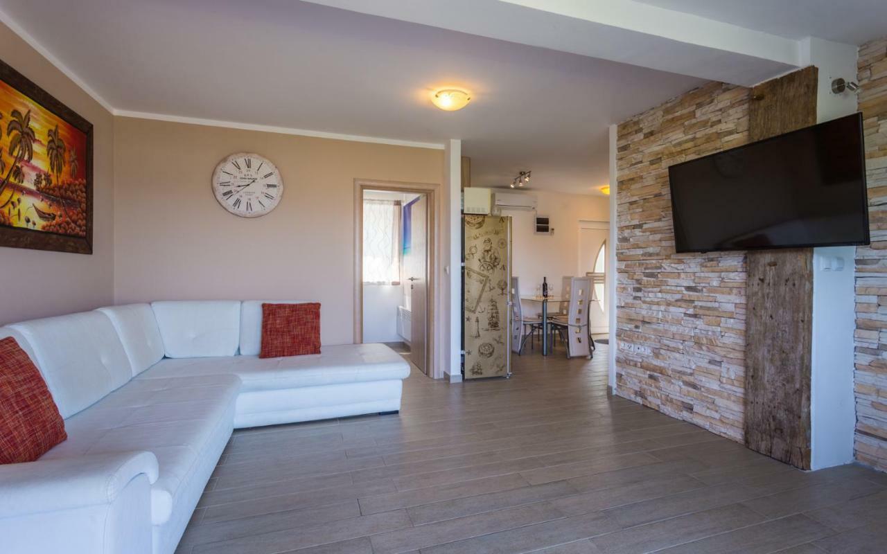 Apartment Trava Климно Екстериор снимка